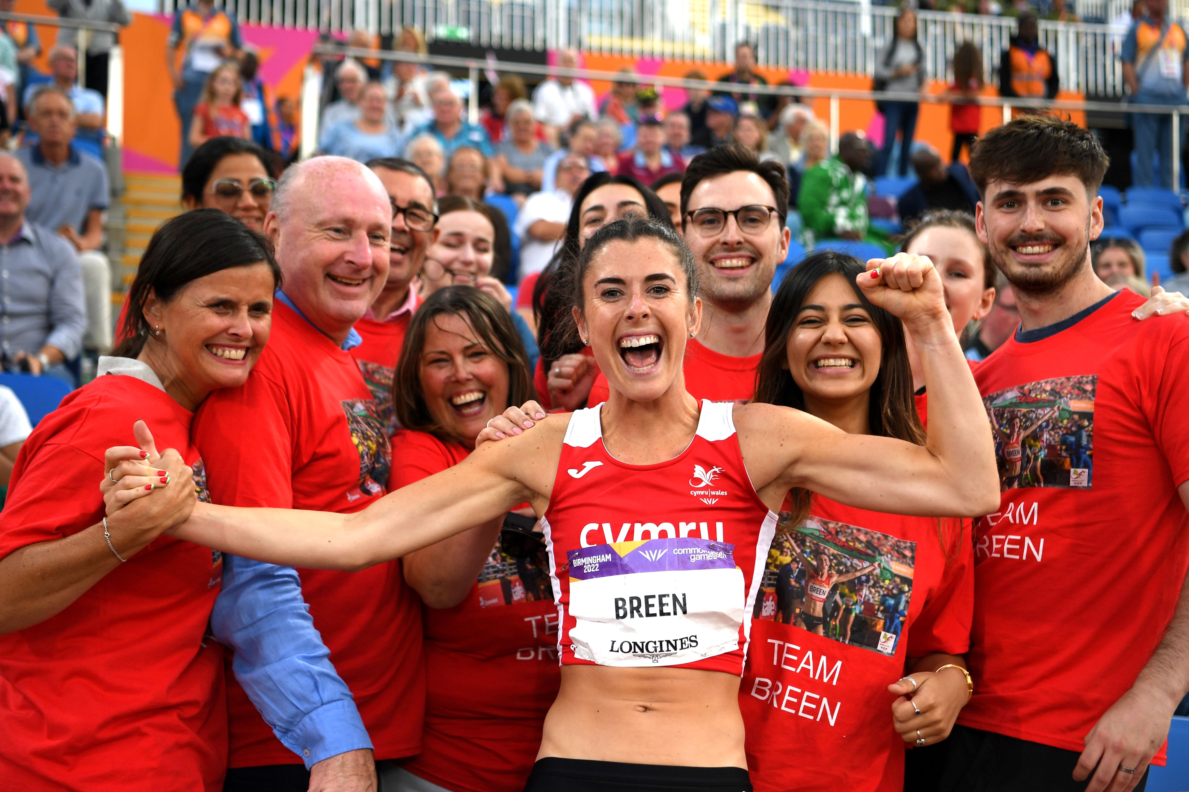 Olivia celebrates with her family at the Commonwealth Games