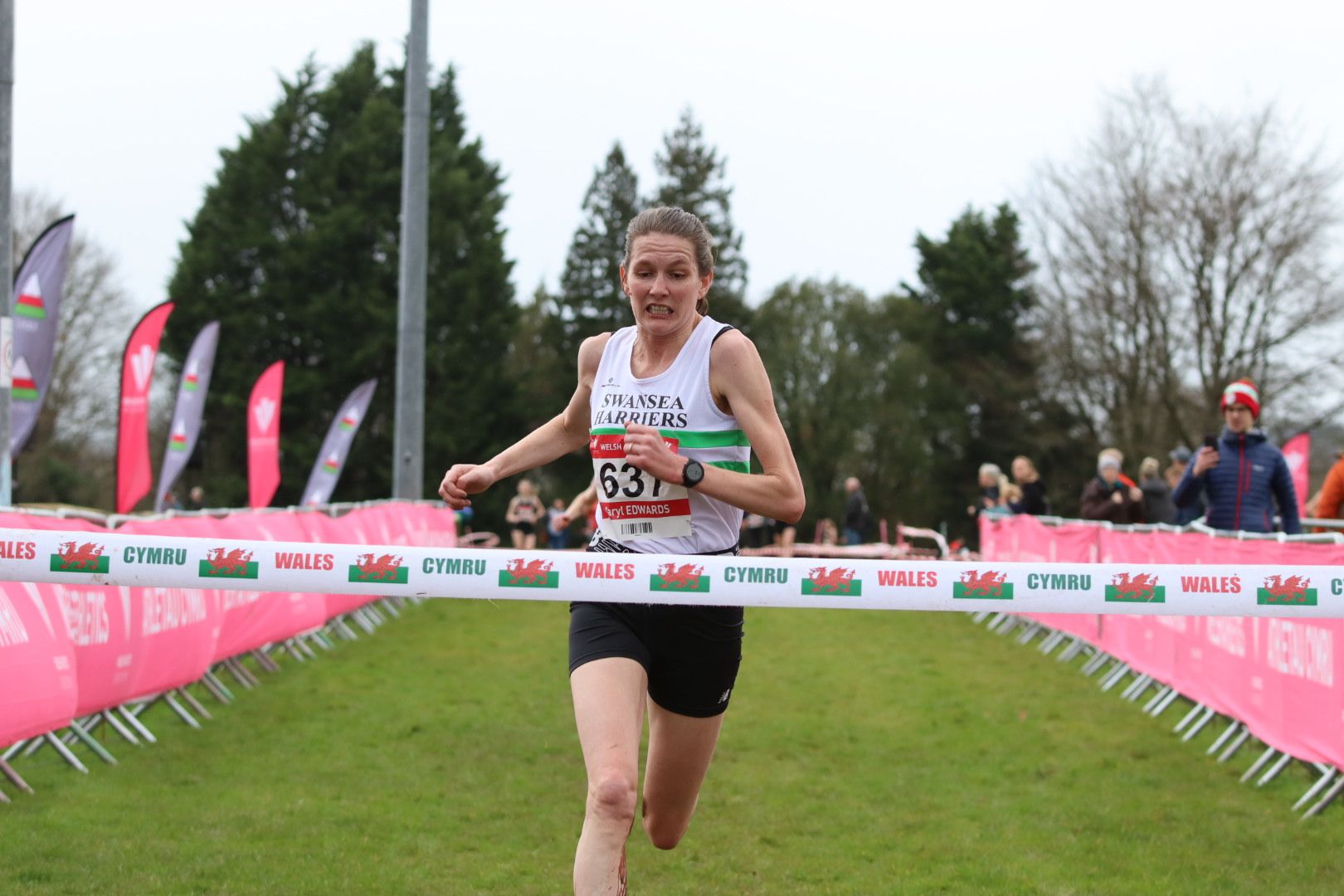 Caryl Edwards wins the senior women's 2024 Welsh Cross Country title.