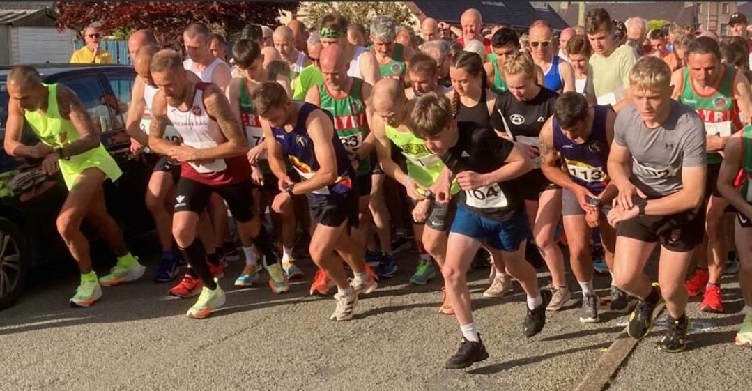 Llanrug 5k race start