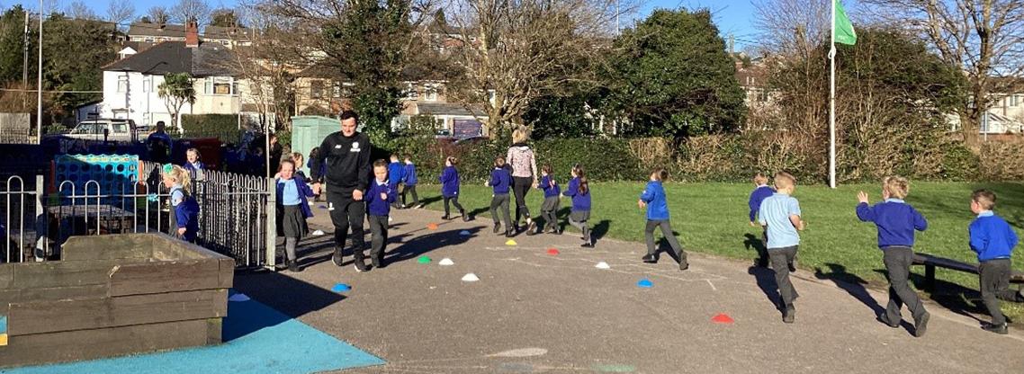 Dinas Powys PS - Children completing The Daily Mile..jpg