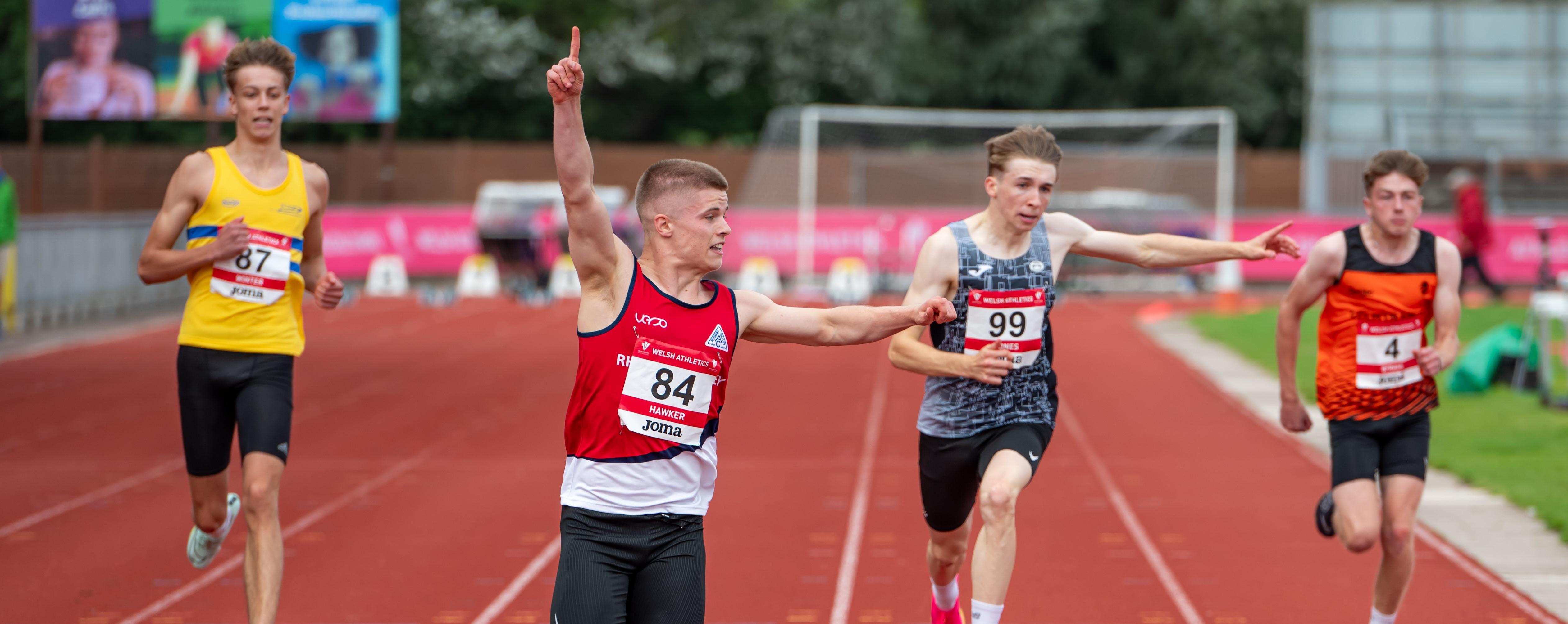 100m finish line at junior champs